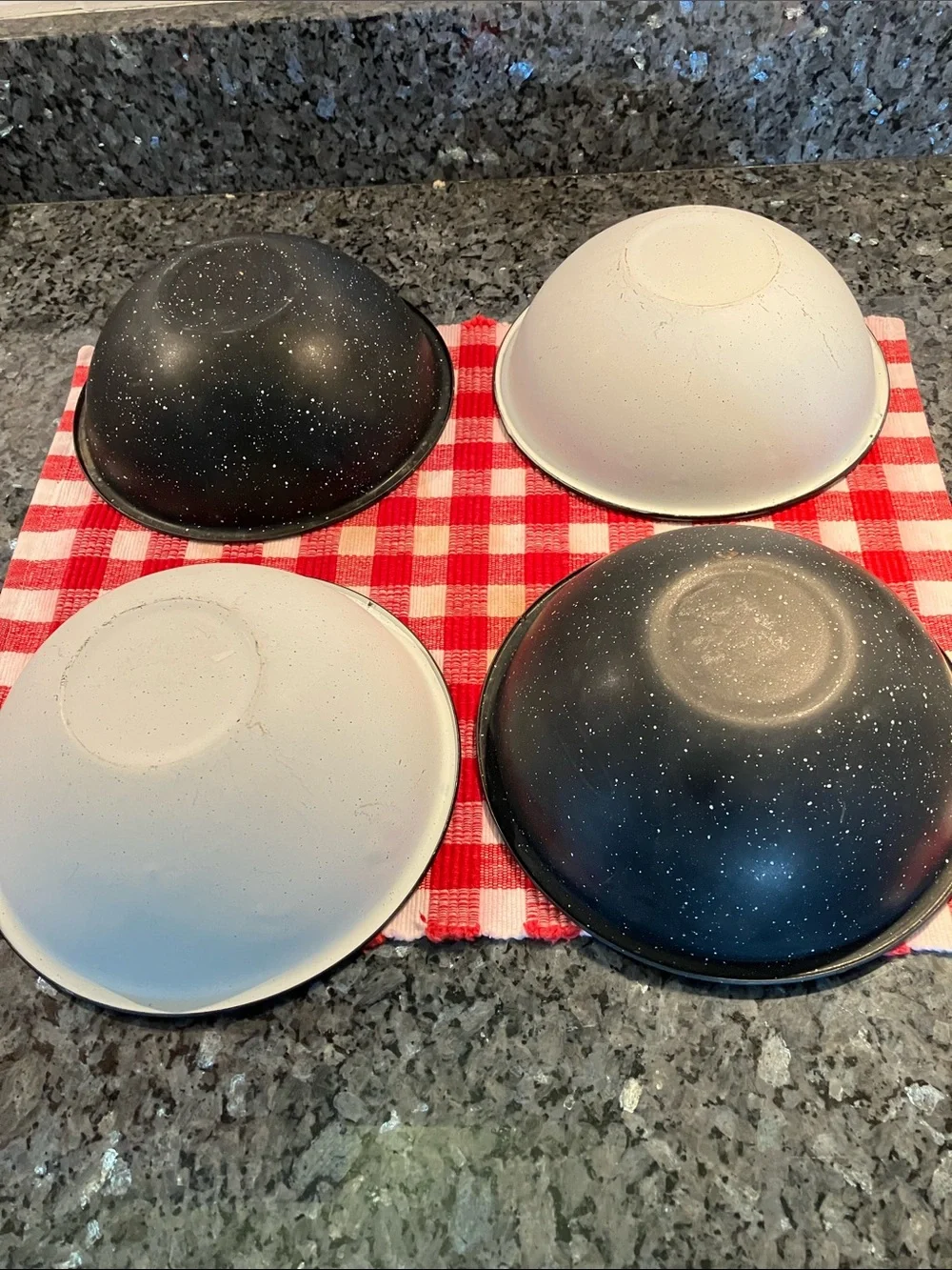 Enamelware Bowls 2 White, 2 Black, 7 1/2” Across x 3”, each 1 1/2 Pints